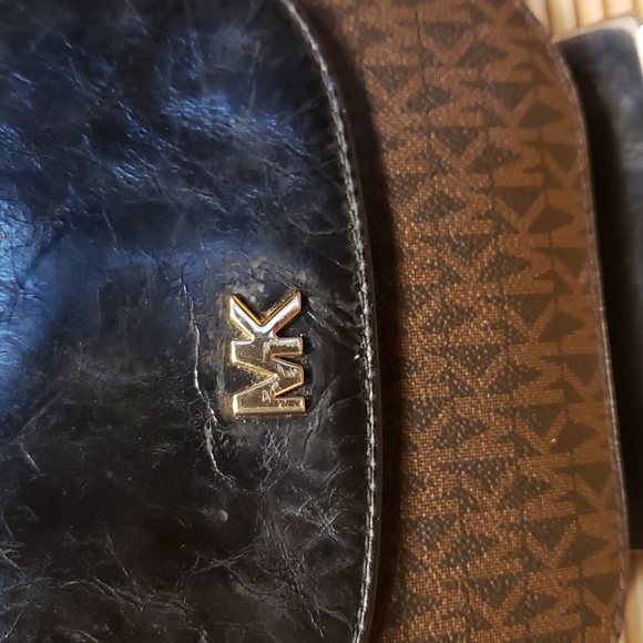 Sold Michael Kors Crossbody Logo MK Brown and Black Purse - Picture 15 of 15